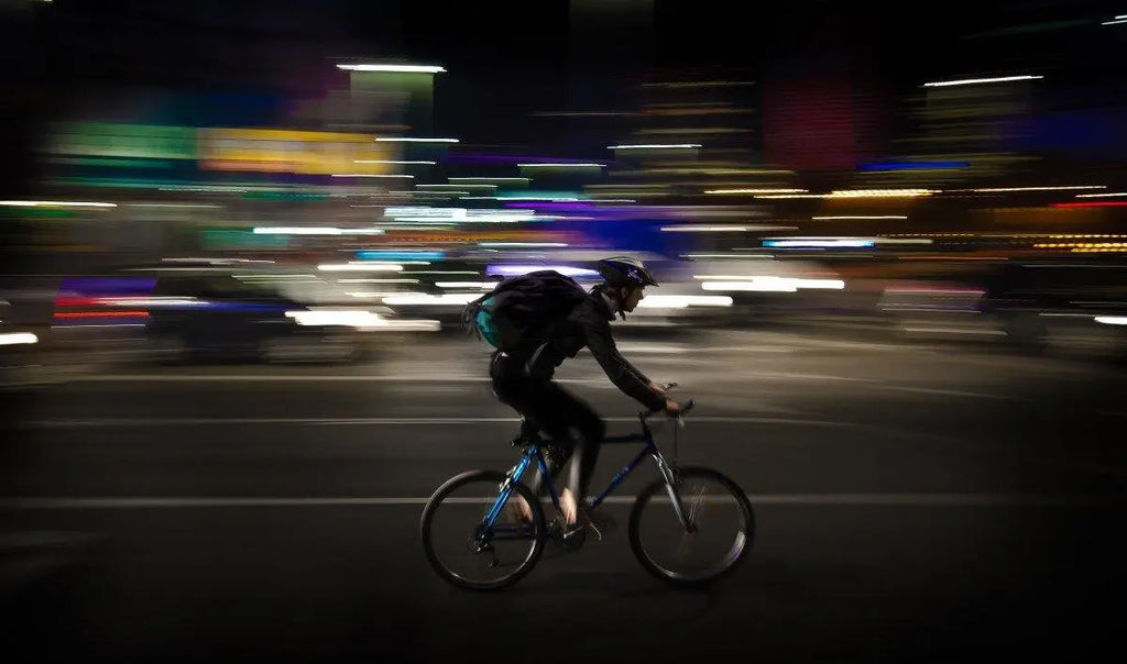 Le cyclisme de nuit : Les précautions à prendre pour rouler en toute sécurité